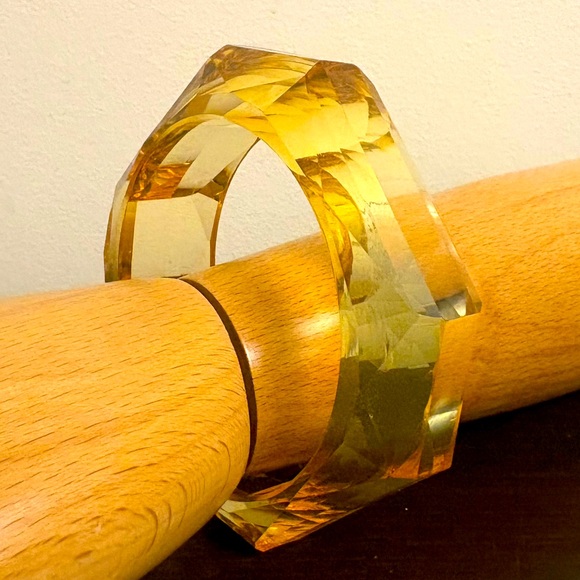 Vintage Faceted Lucite Bangle Bracelet - Picture 2 of 12